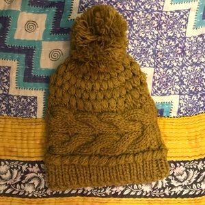 Cooperative wool hat